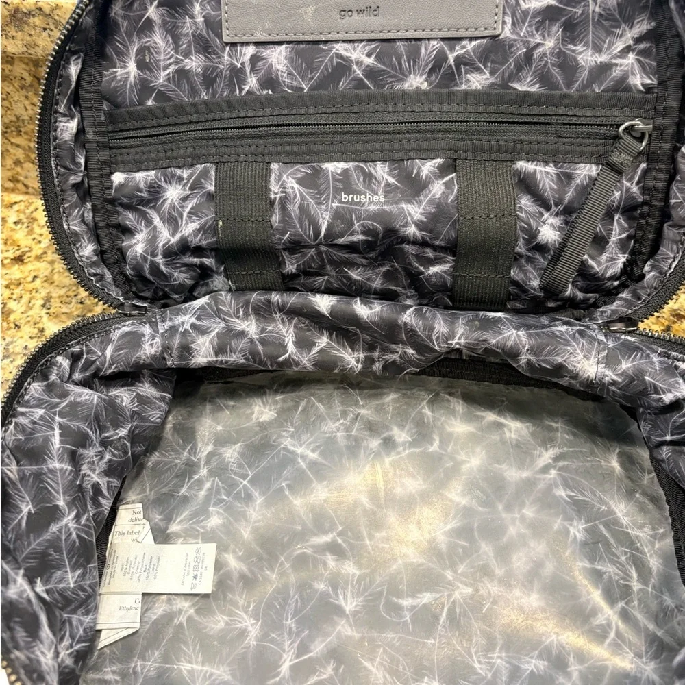 Lululemon Black Gray Feather Print Makeup Bag and Pouch Travel Gym Vanity Case - Picture 10 of 10